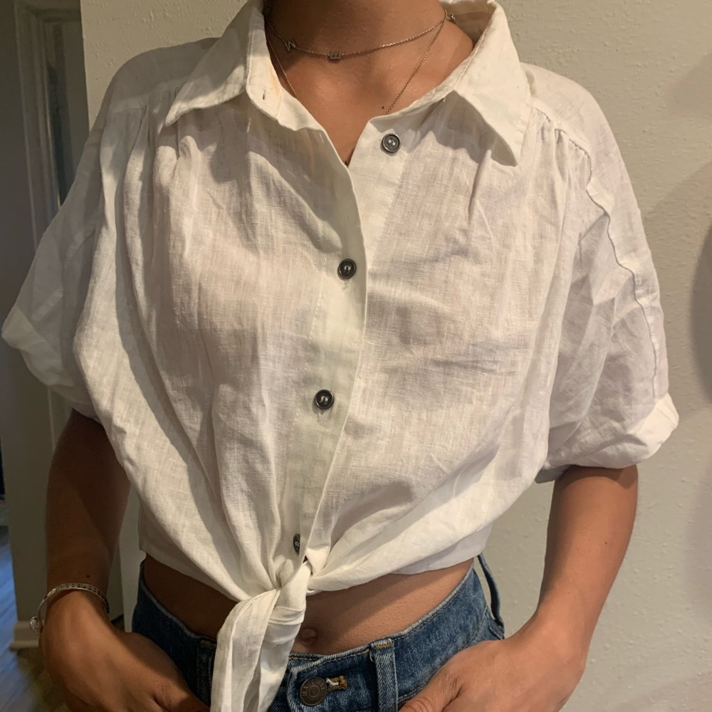 Kendall & Kylie Tie-front button up blouse